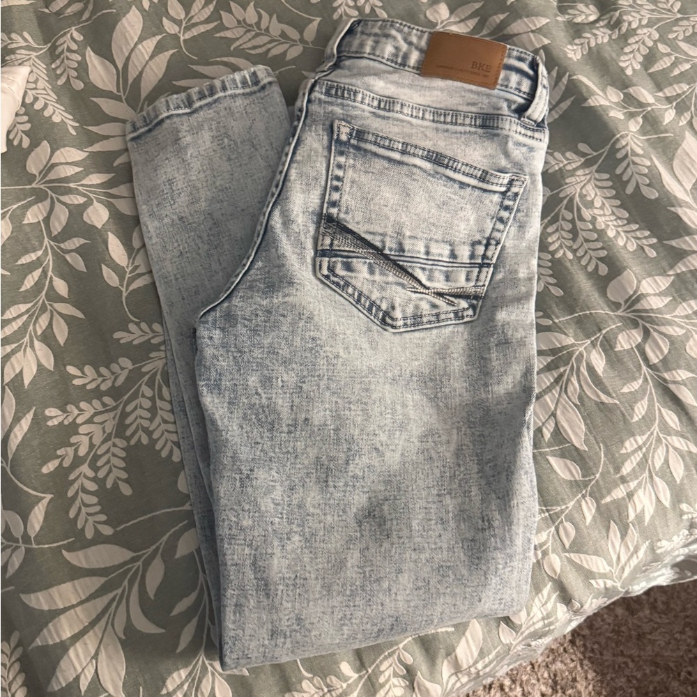 Brand new never been worn Capri Buckle brand